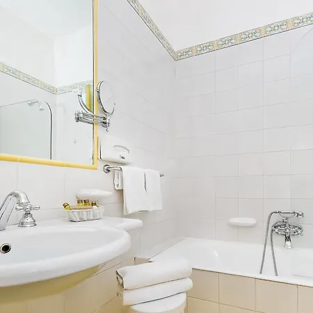 Minerva Hotel 4*