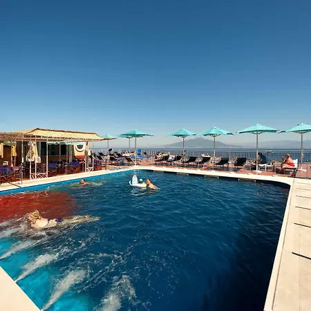 Minerva ホテル 4*